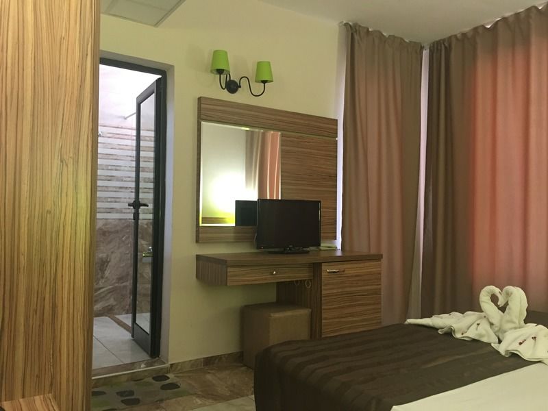 Tm Deluxe Hotel Słoneczny Brzeg Zewnętrze zdjęcie